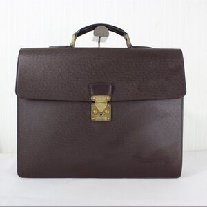 Authentic & well maintained Louis Vuitton Serviette Mascova Bag